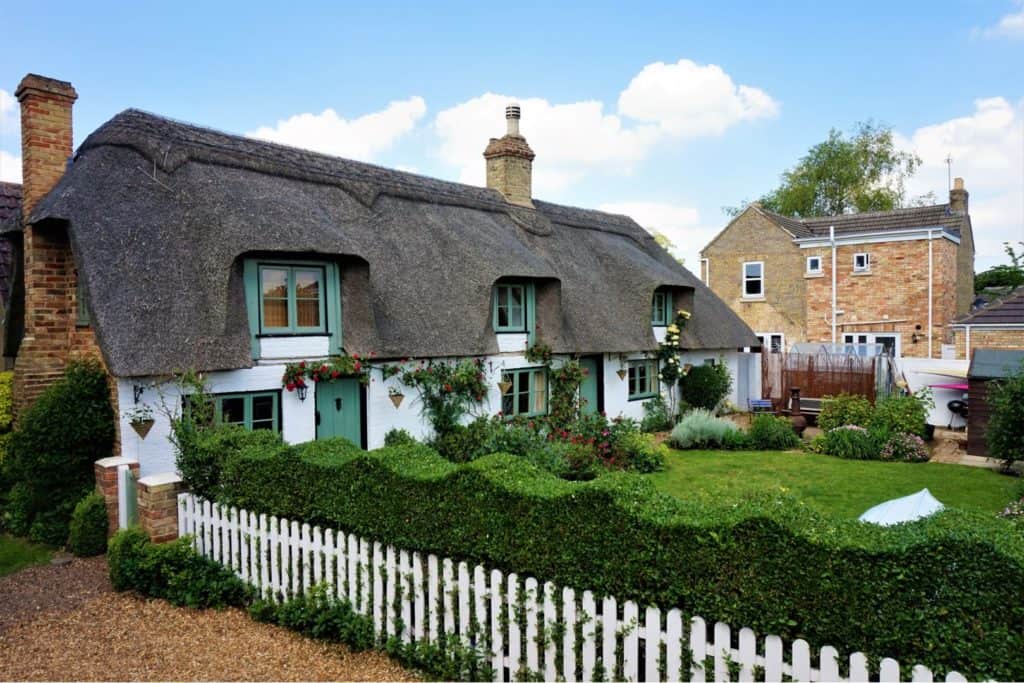 25 Lovely English Thatched Roof Cottages I Heart Britain