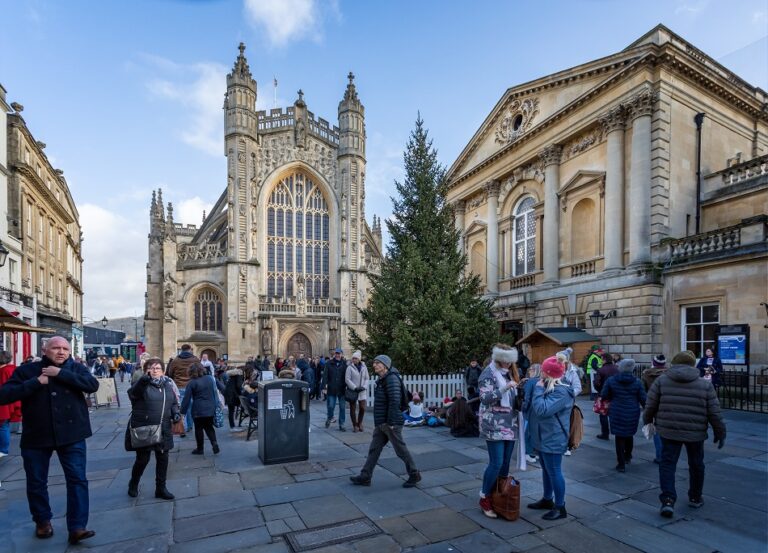 Unbelievably Festive Photos of Bath, England's Christmas Market - I Heart Britain
