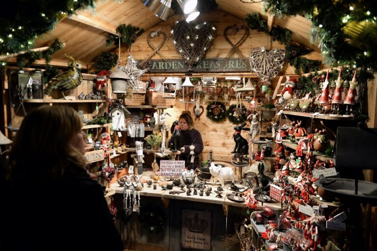 Unbelievably Festive Photos of Bath, England's Christmas Market I